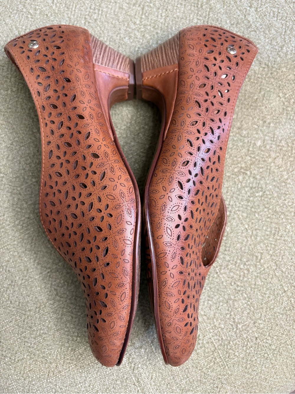 PIKOLINOS Elba Perforated Leather Pump in Brandy Leather w 1.5” Kitten Heel 7.5 - Picture 11 of 14